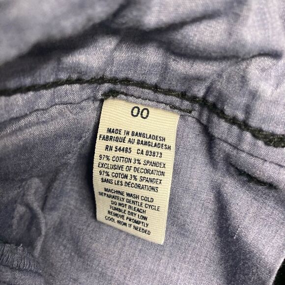 AMERICAN EAGLE OUTFITTERS Women’s Bermuda Shorts Size 00 Blue Inseam 7” - Picture 3 of 8